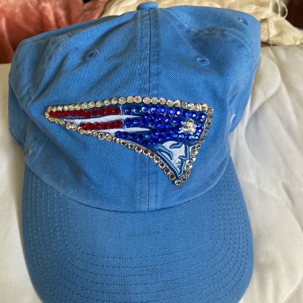 New never worn pristine condition NE Patriots Swarovski crystal Hat